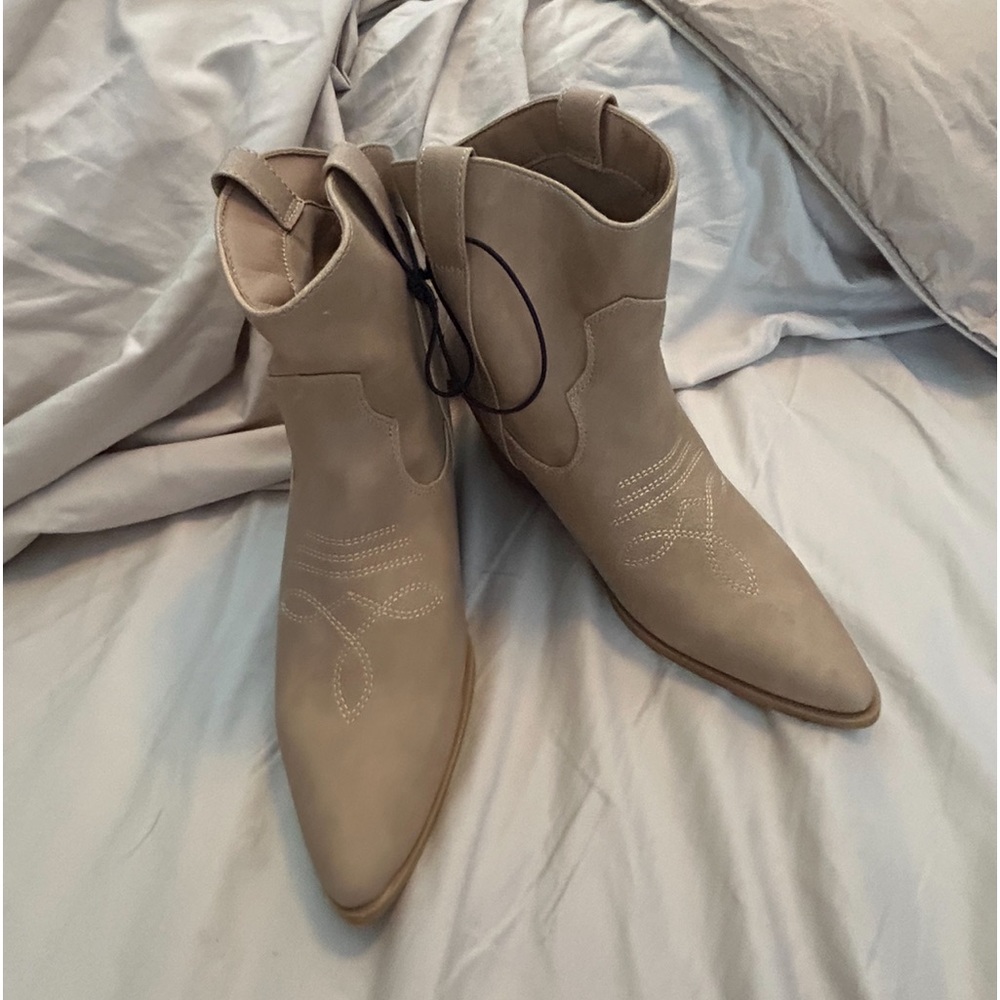 Ankle boots